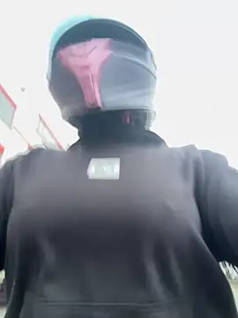 AlannaEvons online show from November 10, 2025, 5:34 pm