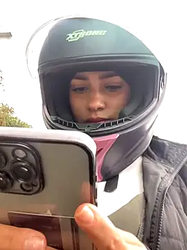 AlannaEvons online show from November 22, 2025, 3:33 pm