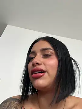 AlannaEvons online show from December 21, 2025, 7:10 pm