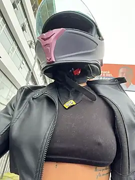 AlannaEvons online show from February 25, 2026, 3:54 pm