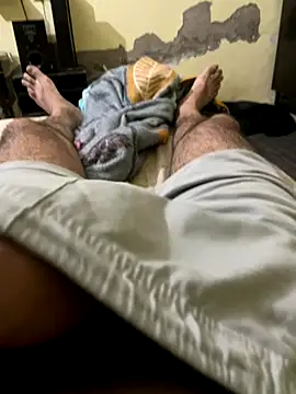 LOVE4GIRL online show from September 18, 2025, 7:05 pm