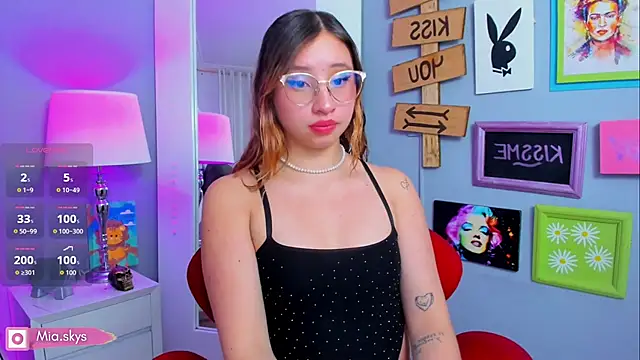 Snapshot of mia_skys chatting on December 18, 2025, 2:45 pm mia skys online show from December 18, 2025, 2:45 pm