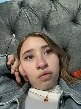 Snapshot of mia_skys chatting on January 9, 2026, 3:42 am mia skys online show from January 9, 2026, 3:42 am