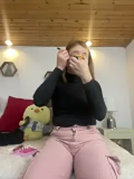 Snapshot of mia_skys chatting on January 19, 2026, 12:53 pm mia skys online show from January 19, 2026, 12:53 pm