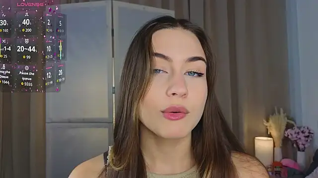 Snapshot of Moonlight1Sonata1 chatting on November 17, 2025, 9:04 am Moonlight1Sonata1 online show from November 17, 2025, 9:04 am