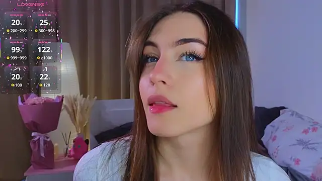 Snapshot of Moonlight1Sonata1 chatting on December 18, 2025, 9:04 am Moonlight1Sonata1 online show from December 18, 2025, 9:04 am