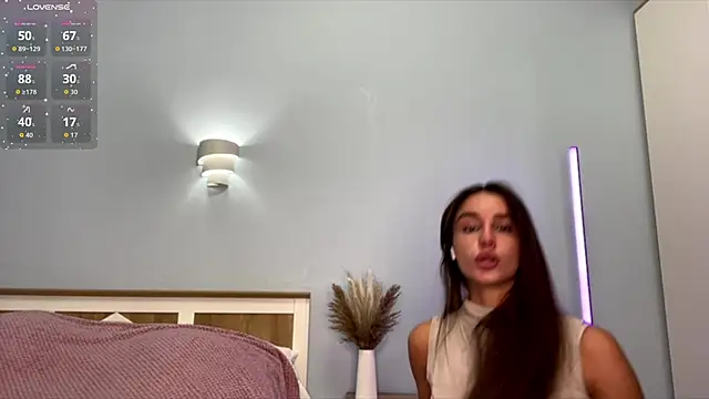 Snapshot of JerrieCham chatting on December 15, 2025, 7:23 am JerrieCham online show from December 15, 2025, 7:23 am