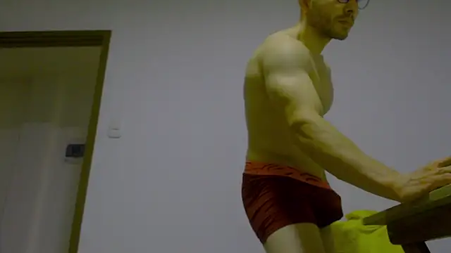 Snapshot of Rocky_Muscle chatting on April 12, 2026, 10:37 pm Rocky Muscle online show from April 12, 2026, 10:37 pm