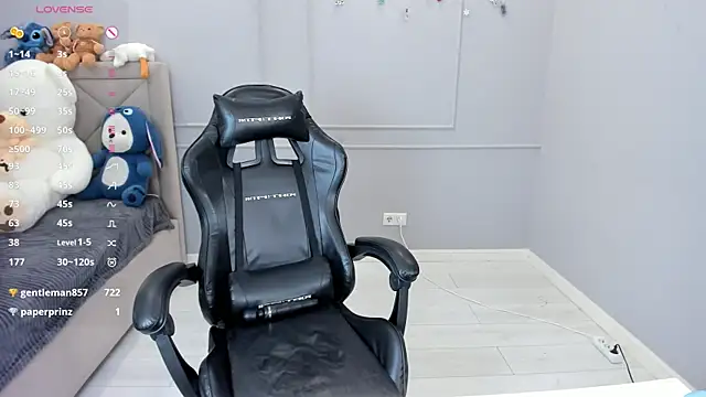 Yunleah online show from April 6, 2026, 4:46 am