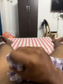 Snapshot of usermood2000 chatting on November 23, 2025, 7:30 am usermood2000 online show from November 23, 2025, 7:30 am