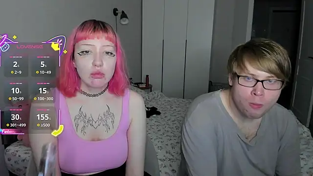 Couple Molly online show from October 16, 2025, 4:19 pm