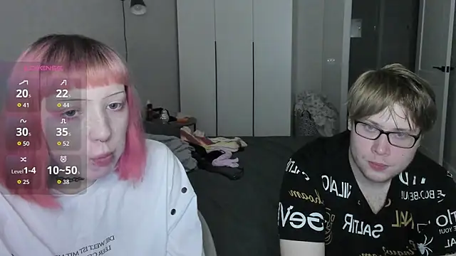 Couple Molly online show from October 21, 2025, 6:30 pm
