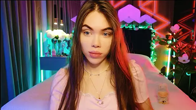 MimiFors online show from September 17, 2025, 3:46 pm