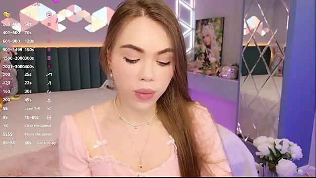 MimiFors online show from April 23, 2026, 6:43 pm