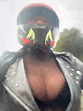 -Mia1 online show from March 26, 2026, 12:11 pm