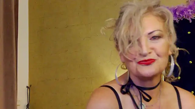 Snapshot of Allura_Jenson chatting on July 5, 2026, 9:55 pm Allura Jenson online show from July 5, 2026, 9:55 pm