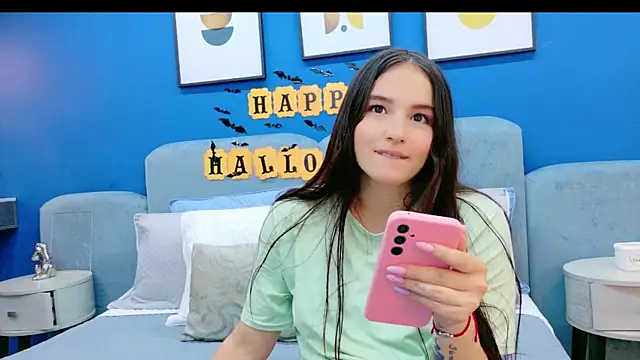 Ashley Evans22 online show from October 27, 2025, 8:13 pm