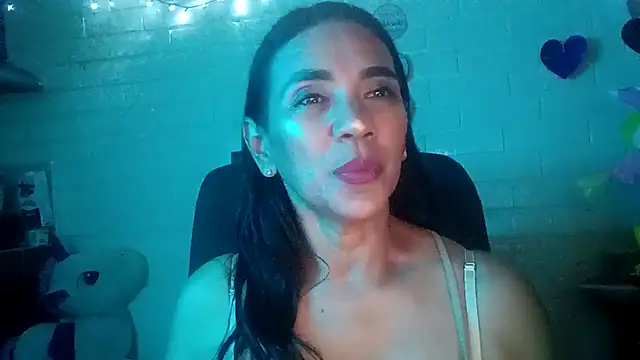 MiiaVelasquez online show from March 4, 2026, 4:51 am