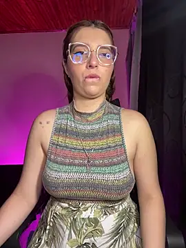 Snapshot of CoraVibes chatting on November 29, 2025, 11:57 am CoraVibes online show from November 29, 2025, 11:57 am