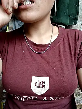 Snapshot of lomi-79 chatting on September 15, 2025, 5:18 am lomi-79 online show from September 15, 2025, 5:18 am