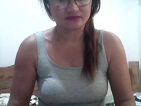Snapshot of nathalie0045 chatting on May 26, 2026, 11:23 pm nathalie0045 online show from May 26, 2026, 11:23 pm