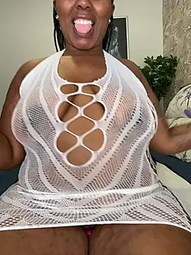 Snapshot of fatpussydallx chatting on April 19, 2026, 5:29 am fatpussydallx online show from April 19, 2026, 5:29 am