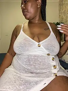 Snapshot of fatpussydallx chatting on April 22, 2026, 2:03 am fatpussydallx online show from April 22, 2026, 2:03 am