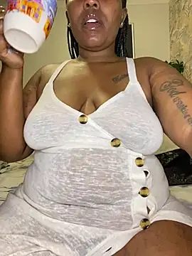 Snapshot of fatpussydallx chatting on April 28, 2026, 2:38 am fatpussydallx online show from April 28, 2026, 2:38 am