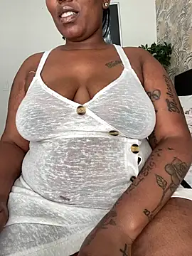 Snapshot of fatpussydallx chatting on May 9, 2026, 11:04 am fatpussydallx online show from May 9, 2026, 11:04 am