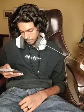 thecatfish online show from November 12, 2025, 1:55 pm