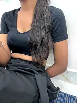 Snapshot of cute_parii_ chatting on September 13, 2025, 1:33 pm cute parii  online show from September 13, 2025, 1:33 pm