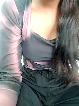 Snapshot of cute_parii_ chatting on October 1, 2025, 10:10 am cute parii  online show from October 1, 2025, 10:10 am