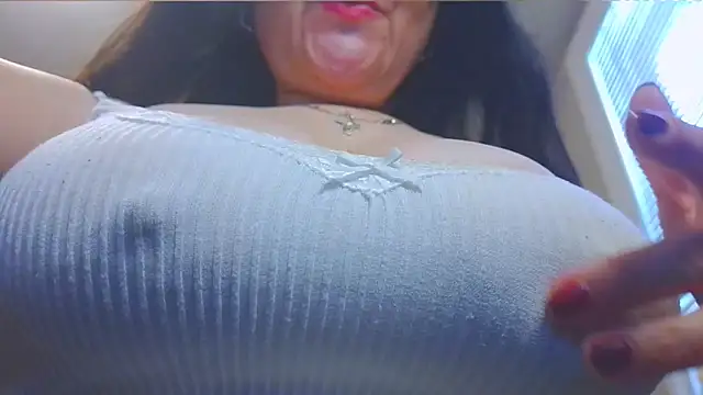 Snapshot of sharoldfox19 chatting on October 1, 2025, 5:30 pm sharoldfox19 online show from October 1, 2025, 5:30 pm