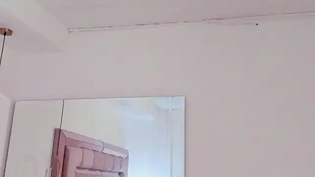 Snapshot of cloemorwen chatting on December 2, 2025, 2:17 am cloemorwen online show from December 2, 2025, 2:17 am