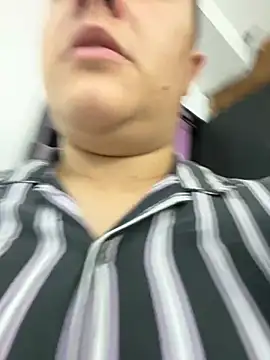 Snapshot of IanGilbert chatting on January 8, 2026, 4:37 am IanGilbert online show from January 8, 2026, 4:37 am