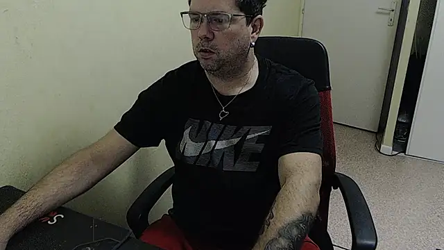 blueandwhite1 online show from December 14, 2024, 8:34 am