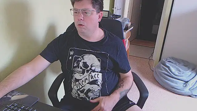 blueandwhite1 online show from February 13, 2025, 3:46 pm