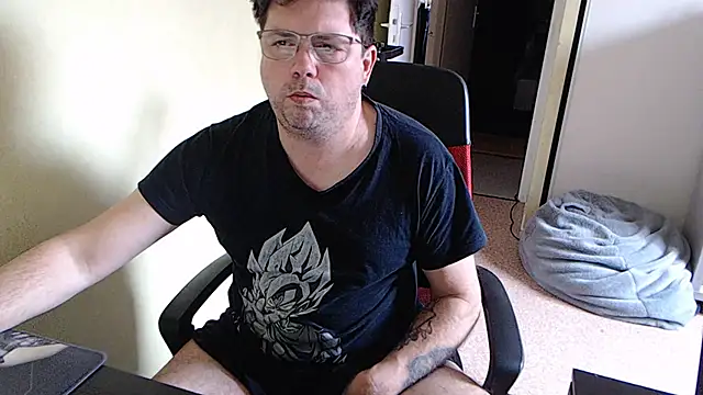 blueandwhite1 online show from February 18, 2025, 3:32 pm