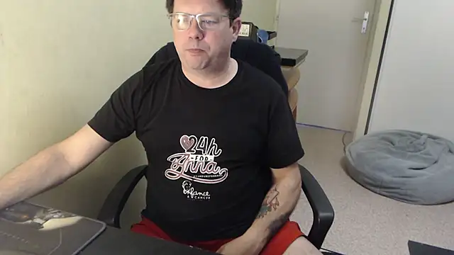 blueandwhite1 online show from March 8, 2025, 8:44 am