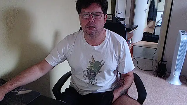 blueandwhite1 online show from September 13, 2025, 7:30 am