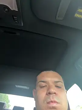 Snapshot of YadielPublic chatting on September 13, 2025, 7:35 pm YadielPublic online show from September 13, 2025, 7:35 pm