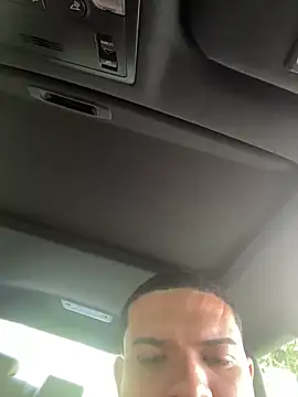 Snapshot of YadielPublic chatting on November 15, 2025, 4:36 pm YadielPublic online show from November 15, 2025, 4:36 pm