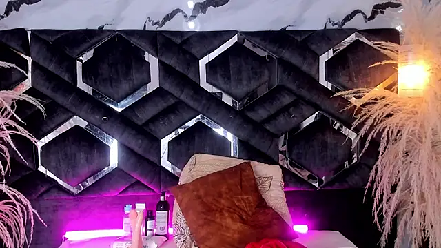 Zoe-Johnson  online show from January 9, 2026, 9:49 pm