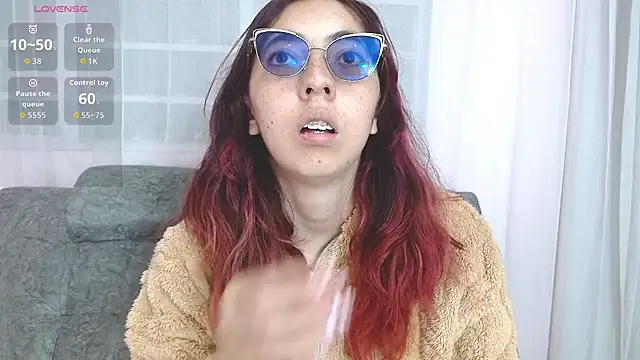 Snapshot of AnnieSparkle chatting on July 17, 2026, 4:12 pm AnnieSparkle online show from July 17, 2026, 4:12 pm