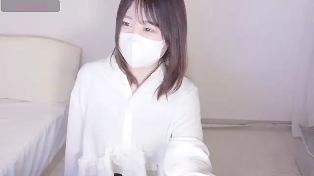 Snapshot of mi__san chatting on April 7, 2026, 10:48 am mi san online show from April 7, 2026, 10:48 am