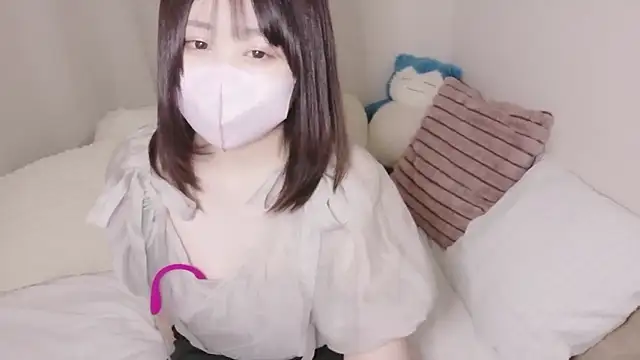 Snapshot of mi__san chatting on May 13, 2026, 10:45 am mi san online show from May 13, 2026, 10:45 am