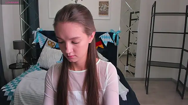 LoraSunnyy online show from September 28, 2025, 1:22 am