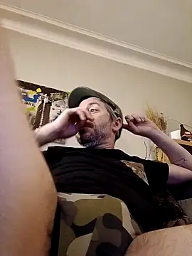 Snapshot of branletteur chatting on December 17, 2025, 11:44 pm branletteur online show from December 17, 2025, 11:44 pm