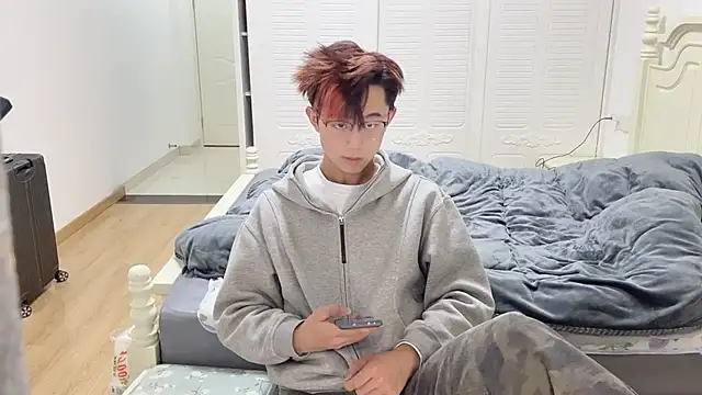 STxuguanhan online show from November 10, 2025, 9:41 am