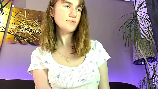 velina   online show from September 8, 2025, 4:39 pm